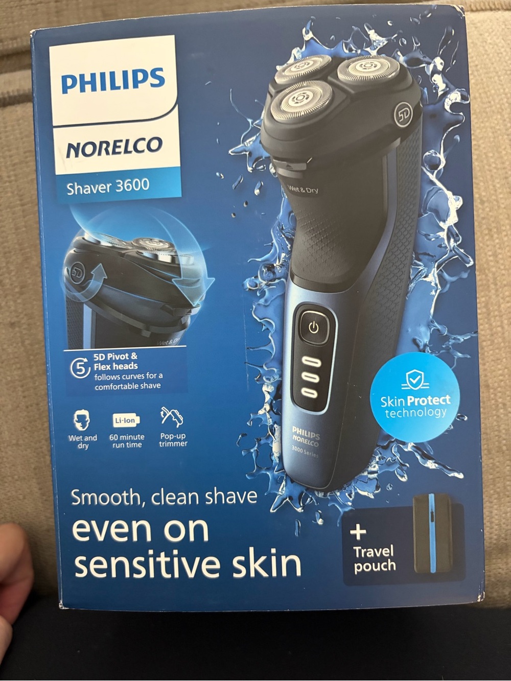 Philips Norelco Shaver 3600 in Black and Blue